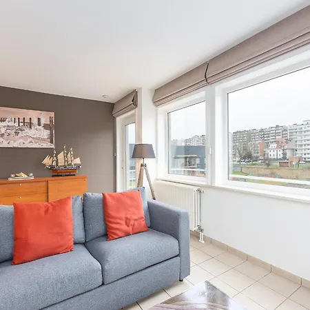 Light-filled Flat Near Beach, Cleaning Included