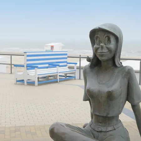 Light-filled Flat Near Beach, Cleaning Included Apartment Middelkerke
