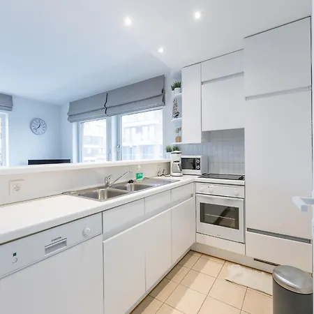 Light-filled Flat Near Beach, Cleaning Included Apartment Middelkerke