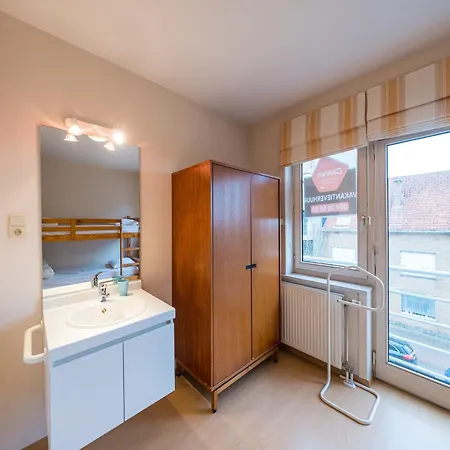 Light-filled Flat Near Beach, Cleaning Included * Middelkerke