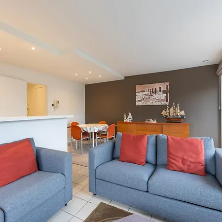 Apartment Light-filled Flat Near Beach, Cleaning Included
