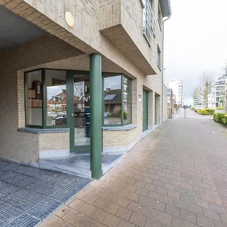 Light-filled Flat Near Beach, Cleaning Included Apartment