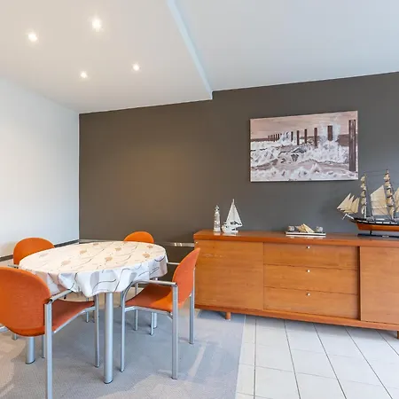 Apartment Light-filled Flat Near Beach, Cleaning Included